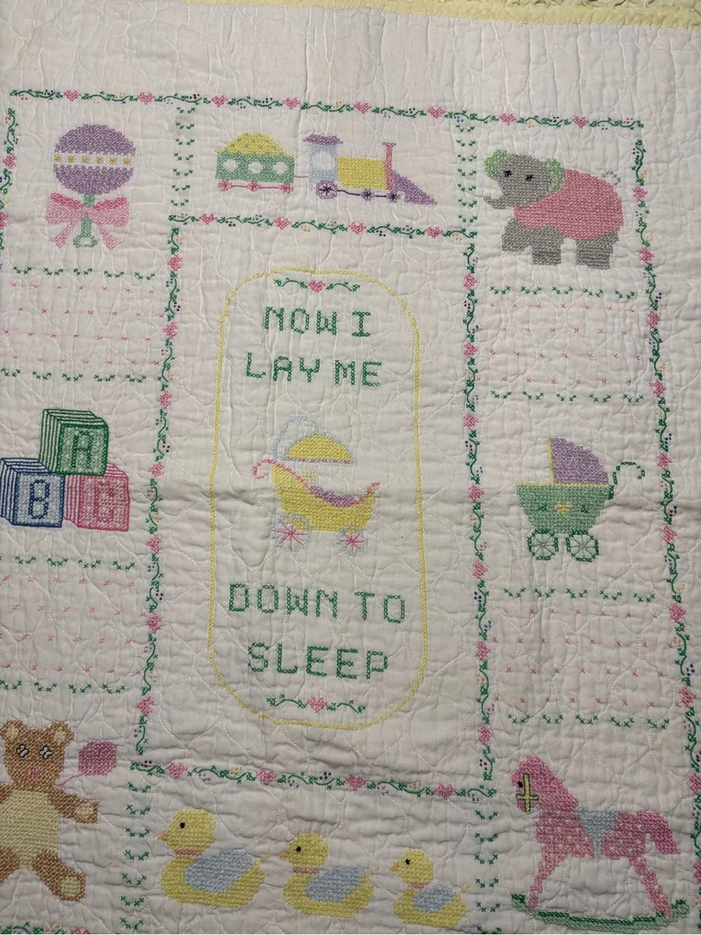 vintage hand-embroidered baby quilt now I lay me down to sleep Yellow Trim 35x40